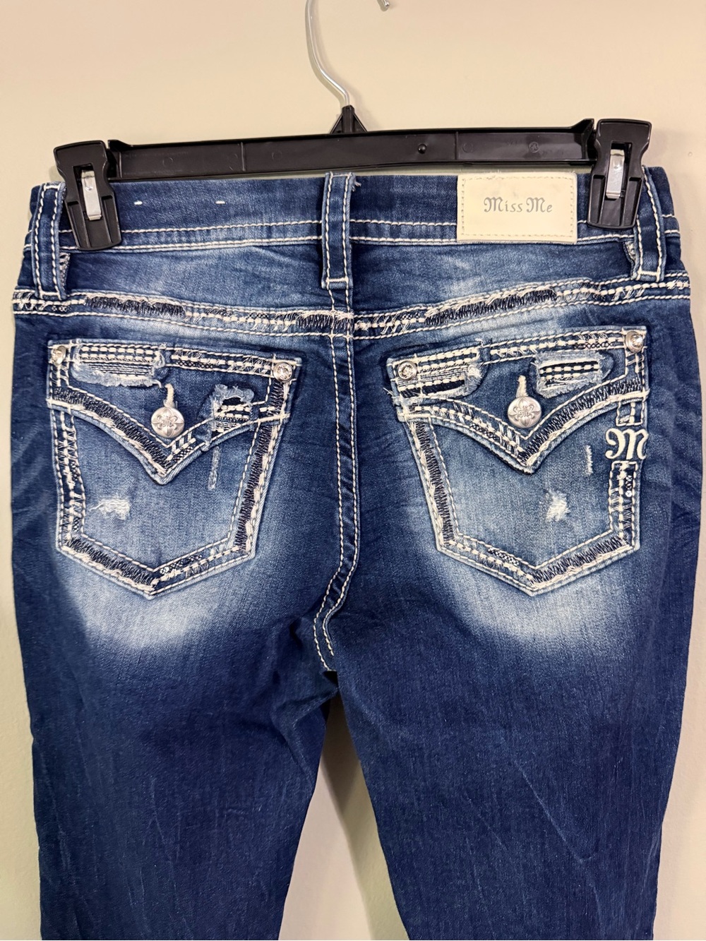 Gorgeous Miss Me Curvy Ankle Skinny Jeans With Embellished Pockets 27” Inseam